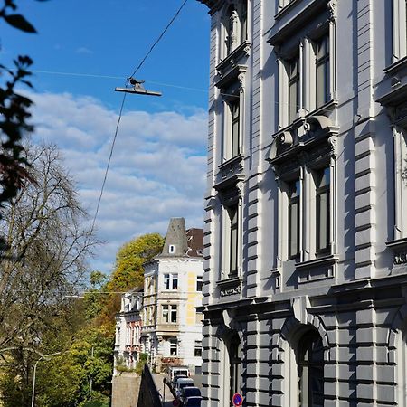 Apartamento Luxurioeses Altbau Im Szenenviertel Wuppertal Exterior foto